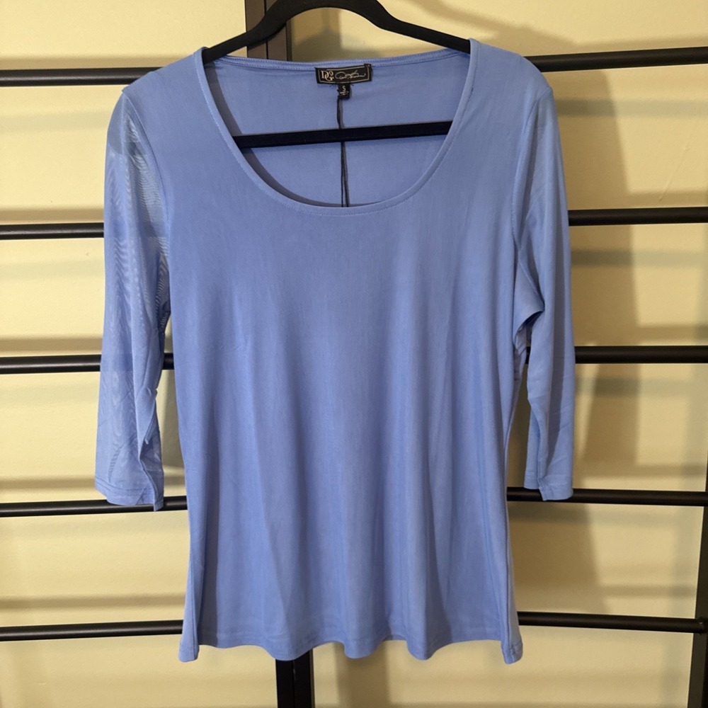 DG2 by Diane Gilman Blouse Top 3/4 Sheer Sleeve Scoop Neck Light‎ Blue NWT S/M